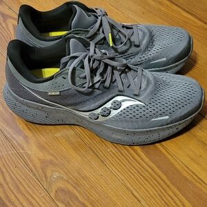 Saucony Ride 16 Men's Size 10